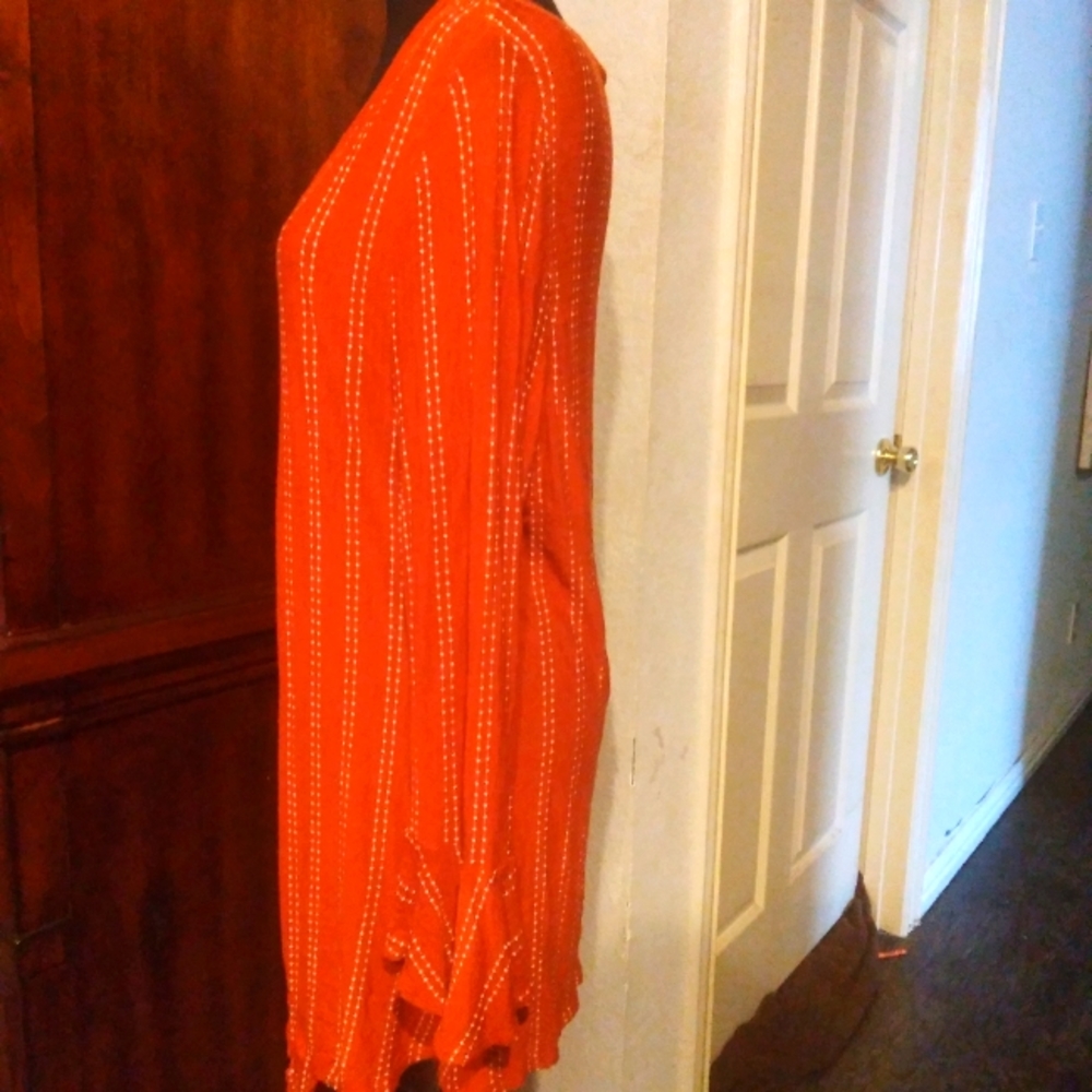 Ladies Top - Picture 2 of 4